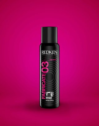 Sort flaske med pink baggrund Heat Styling Product Fabricate